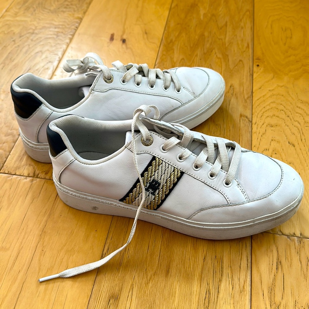 Tommy Hilfiger gorgeous white sneakers
